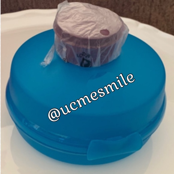 Tupperware Round Keeper with Smidget Container - Picture 3 of 5